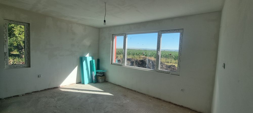 Къща в Божурище с.Хераково