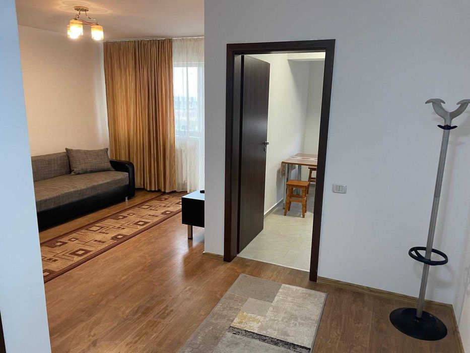 Garsonieră decomandată de închiriat – 38 mp – loc de parcare inclus