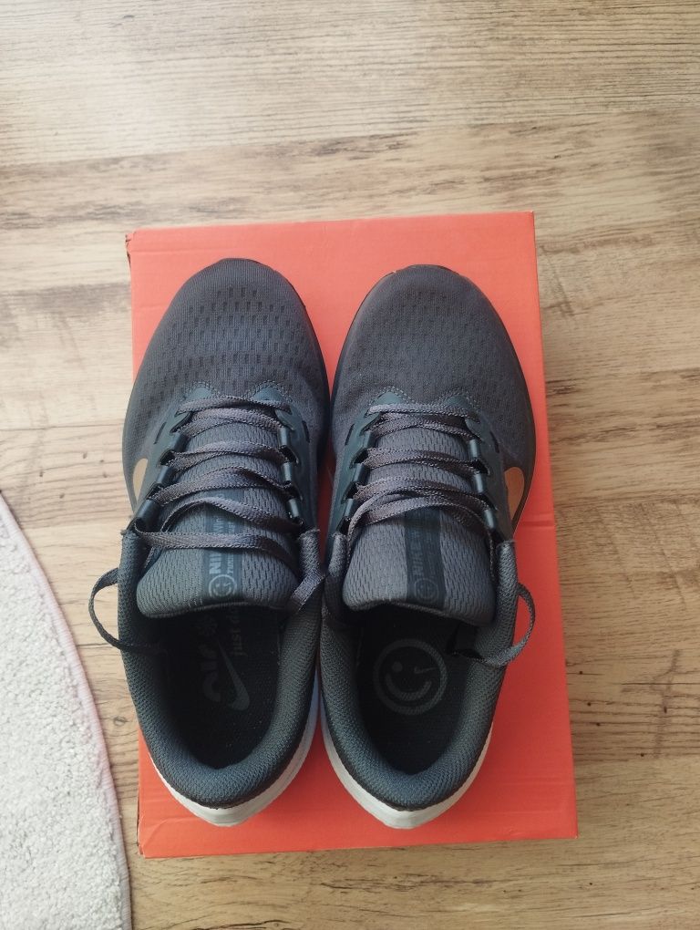 Nike W Air Winflo 10 - като нови 40 номер