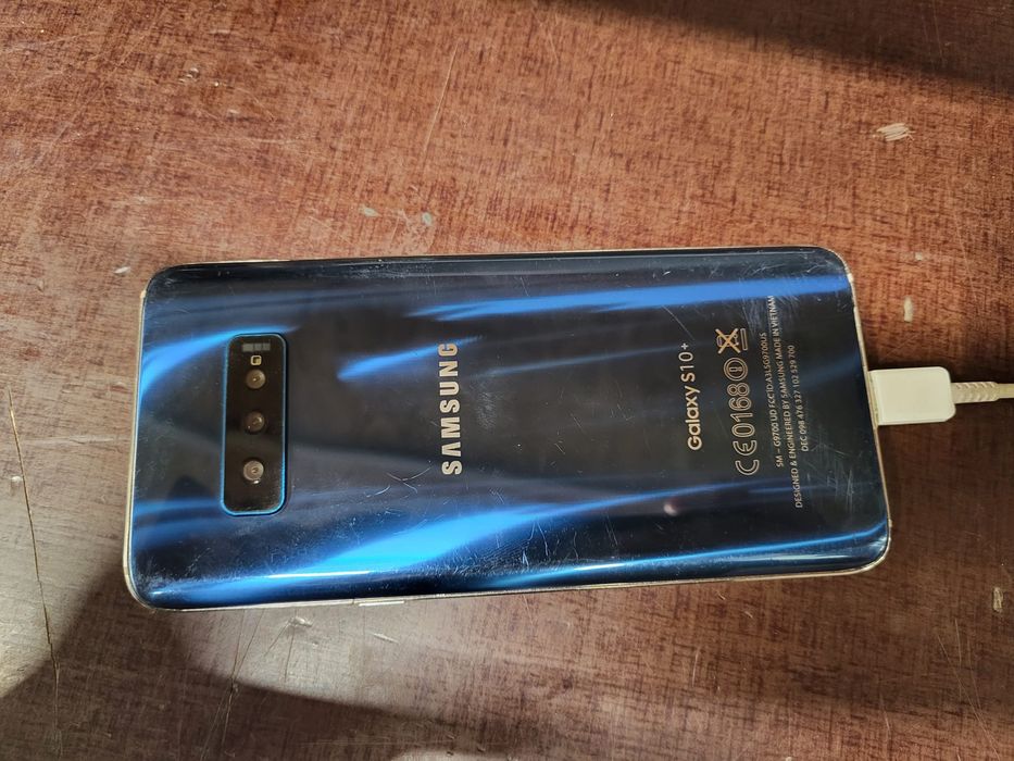 Motorola razr v3 functional . Samsung s 10 + defect !!