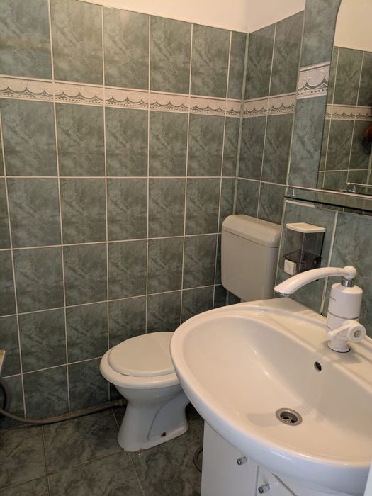 De vânzare Apartament cu 3 camere - zona 7 Noiembrie