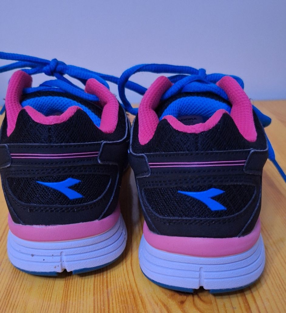 Маратонки Diadora - размер 37.5