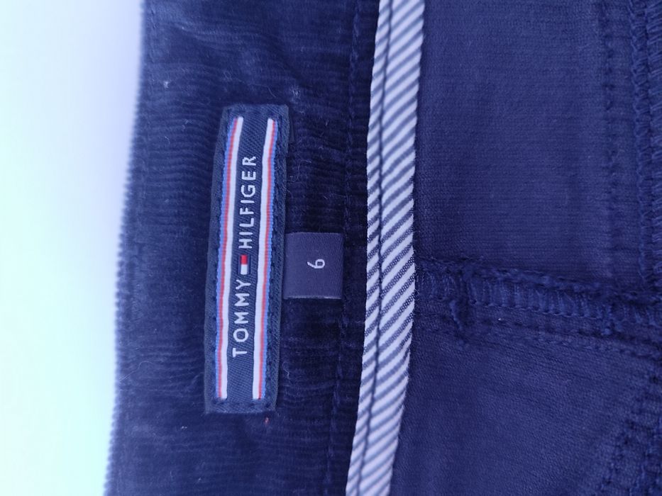 Tommy Hilfiger Кожена емблема
Бутон TH