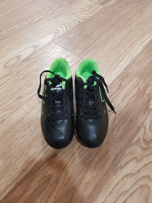 Продам детские бутсы новые demix 29р