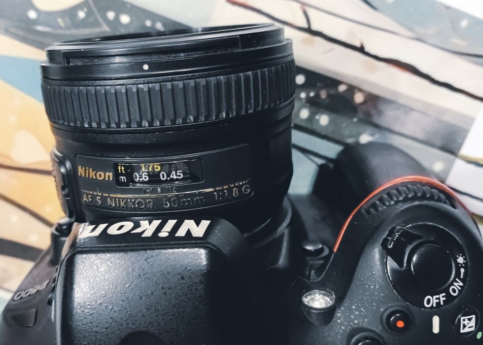 DSLR Full Frame Nikon D600 + Obiectiv Nikon 50mm f1.8