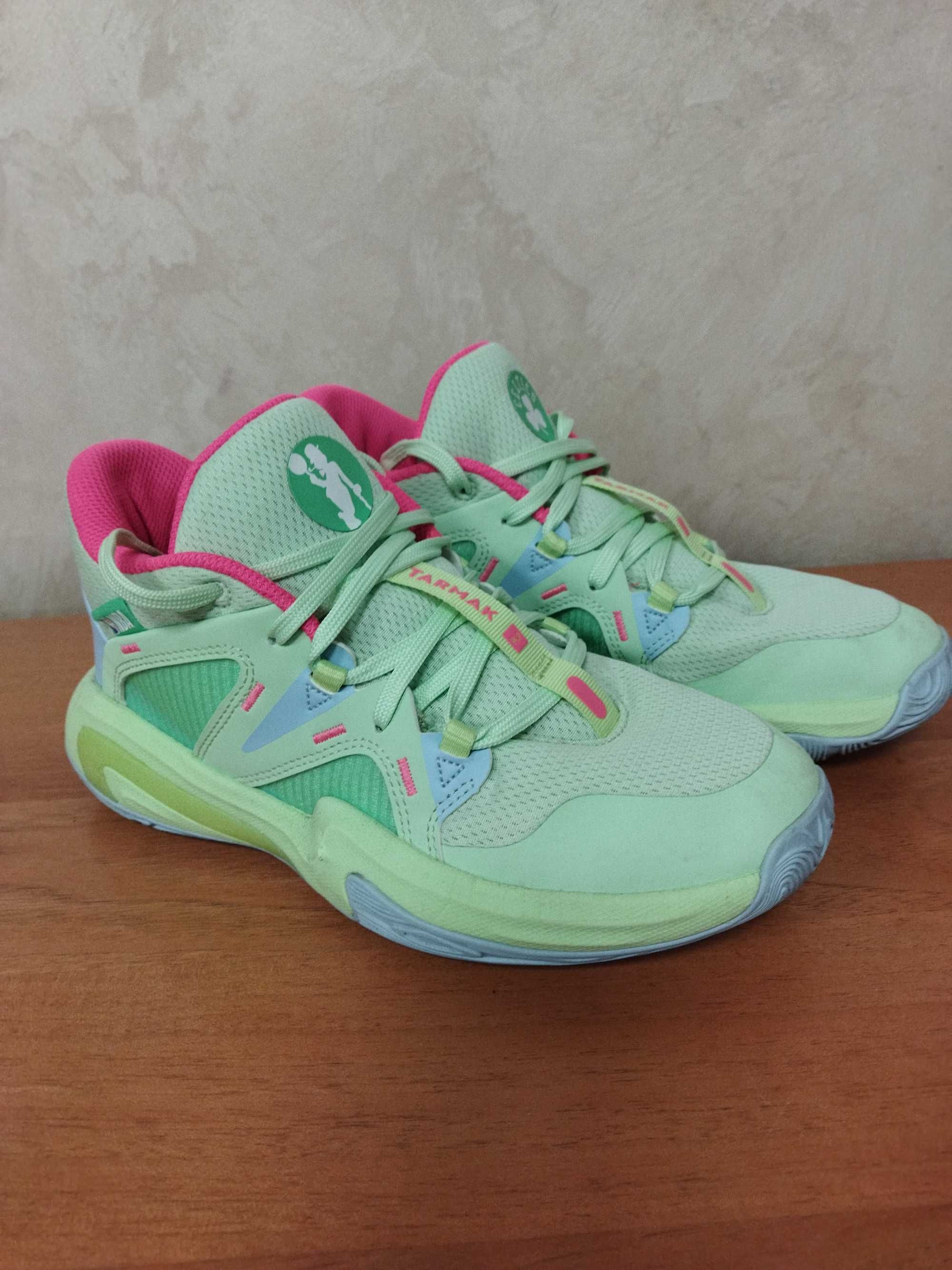Маратонки Nike номер 37