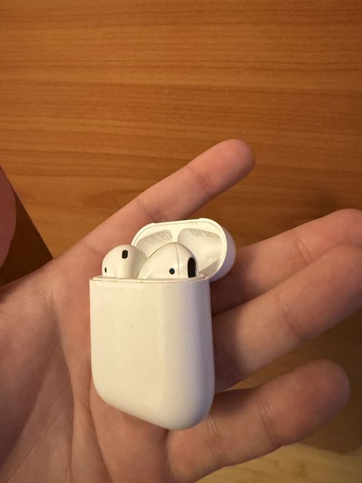 Casti Apple Airpods 2 cu o casca defecta