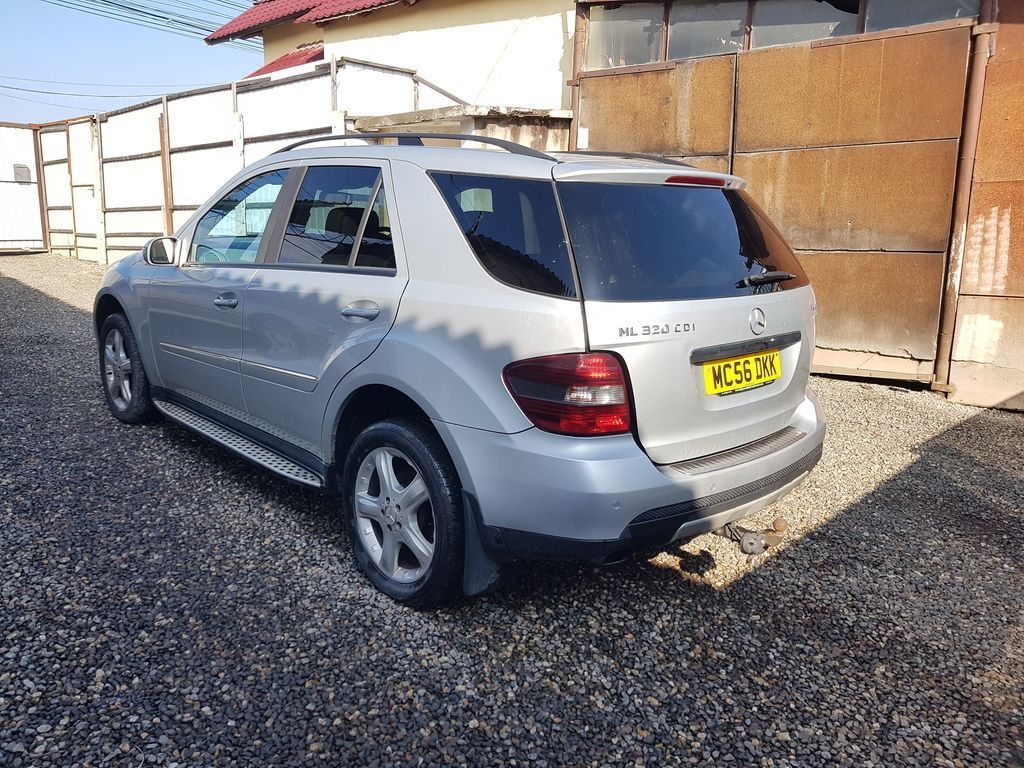 Dezmembrez Mercedes ML W164 3.0 D 2005-2009