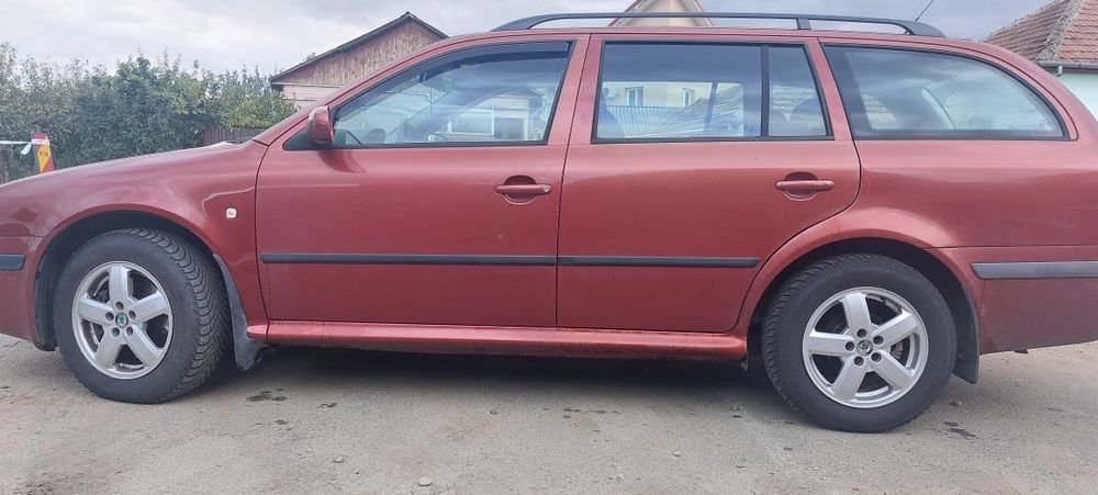Vând/Schimb cu AUR 24 K SKODA Octavia  1.8Turbo-150cp-GPL-proprietar