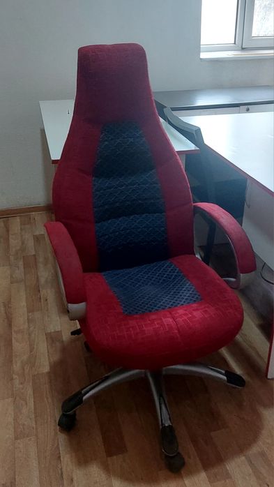 Офисное кресло мягкая обивка
