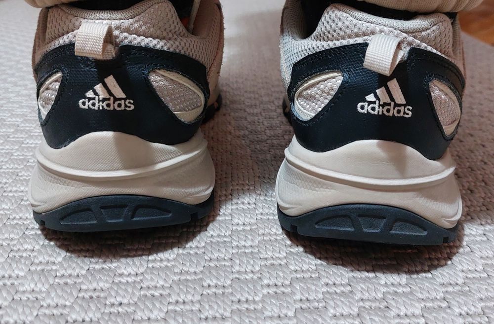 Adidas, mărimea 41.5