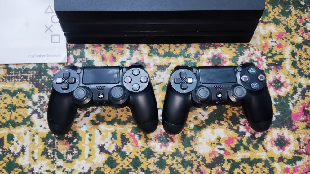 PS4 Pro 1TB Yangi !
