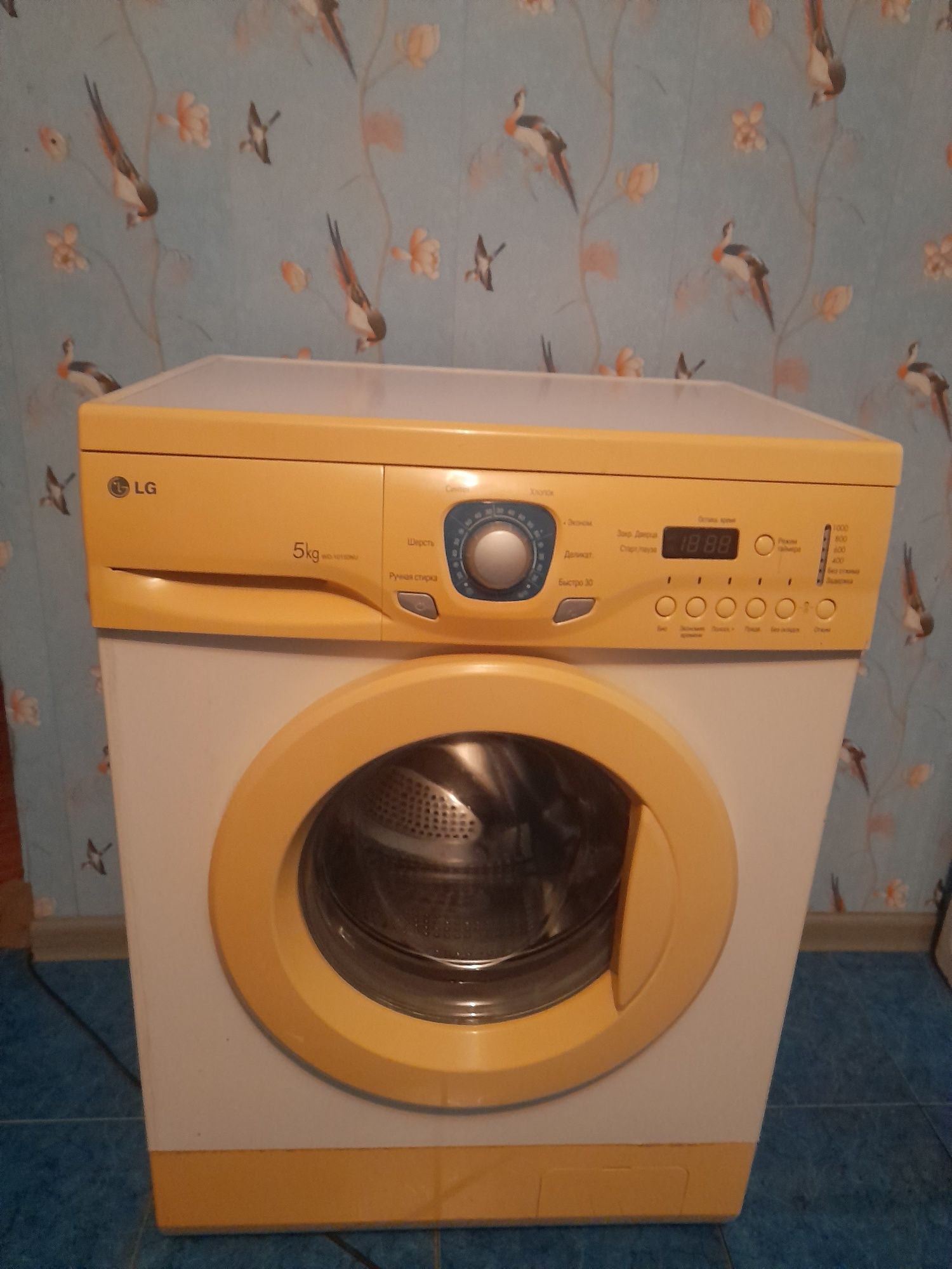 Продам стиральную машинку автомат б/у. в рабочем состоянии