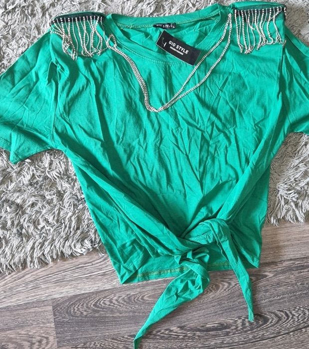 Bluza nouă cu eticheta dama