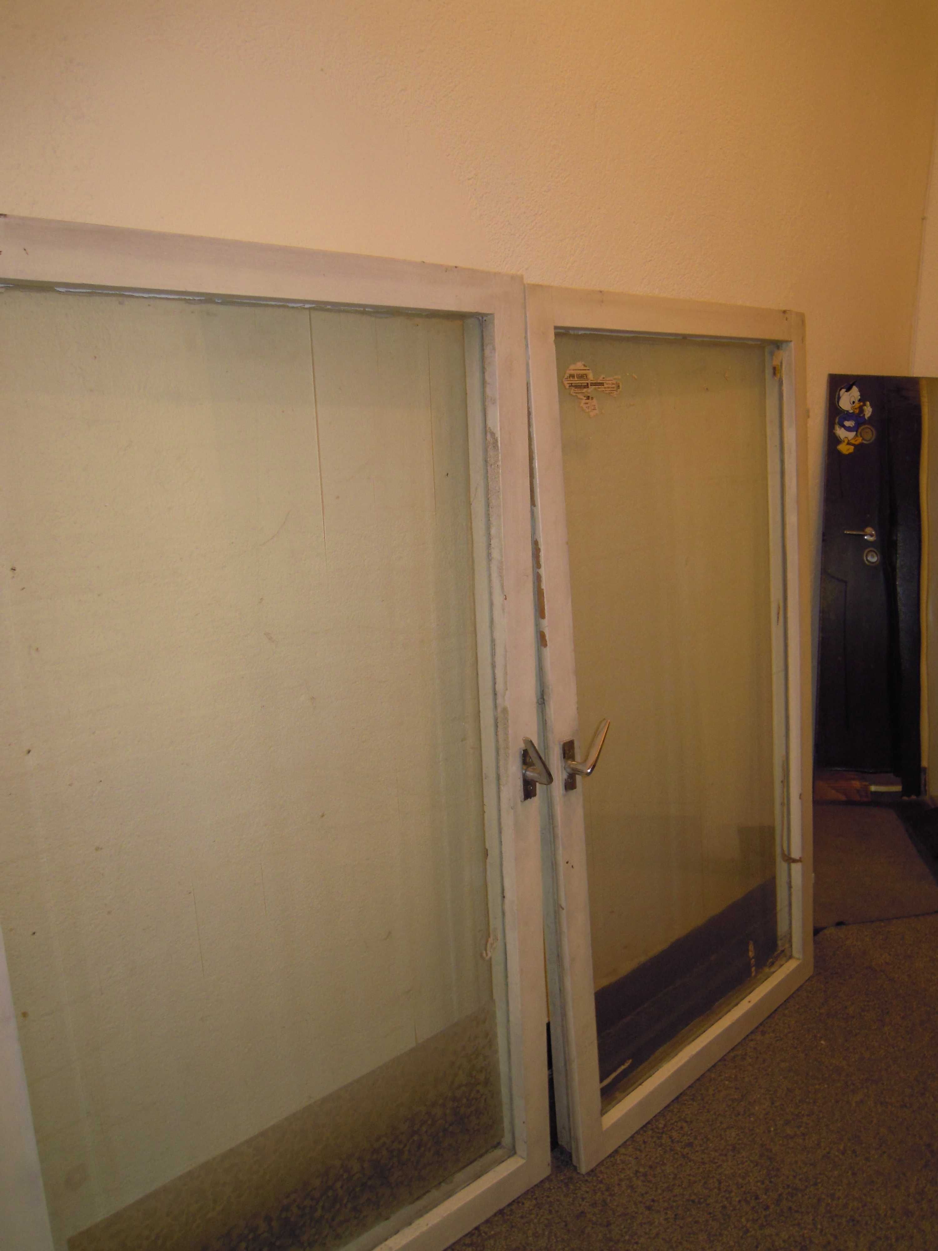 Два прозореца стъклопакет с дървени рамки размери 80/137 и 83/141 см