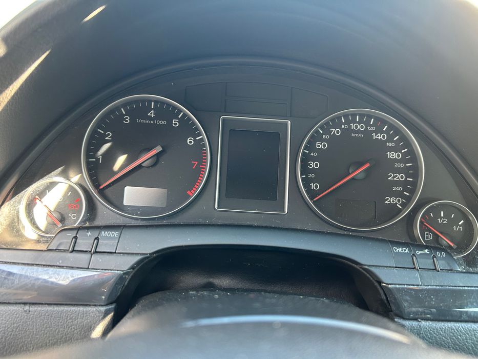Audi A4 din 2003, climatromic
