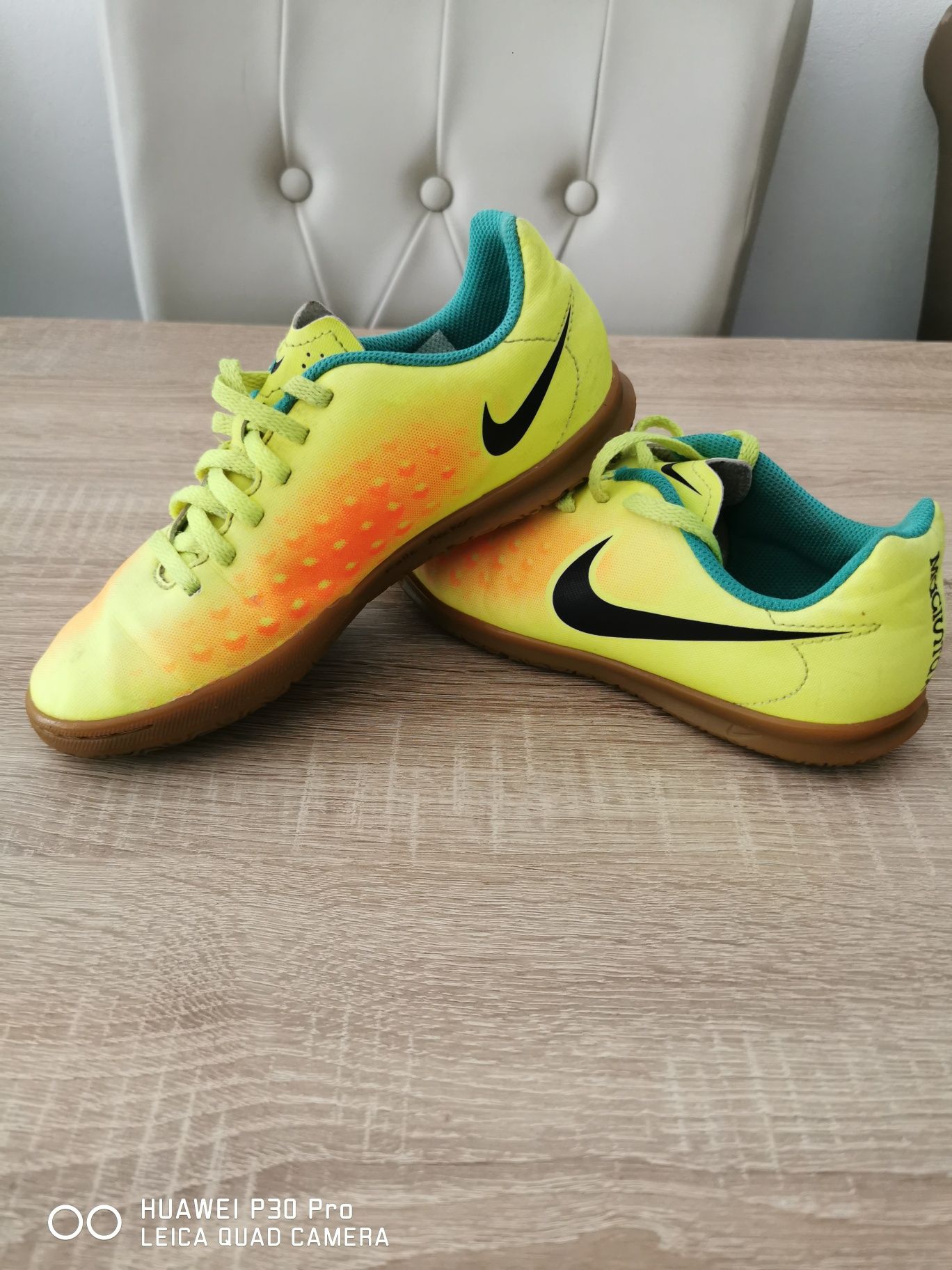 Ghete fotbal sală Nike Magista nr 35.5
