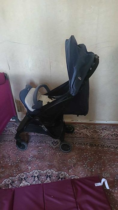 Детское коляска продам срочно. JOIE фирменный.