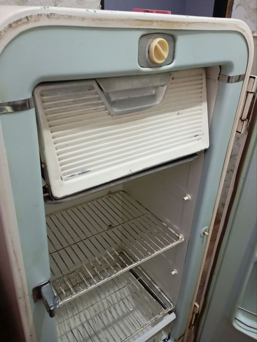 Продам советский холодильник