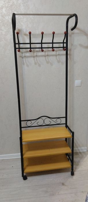 Продам вешалку в прихожую