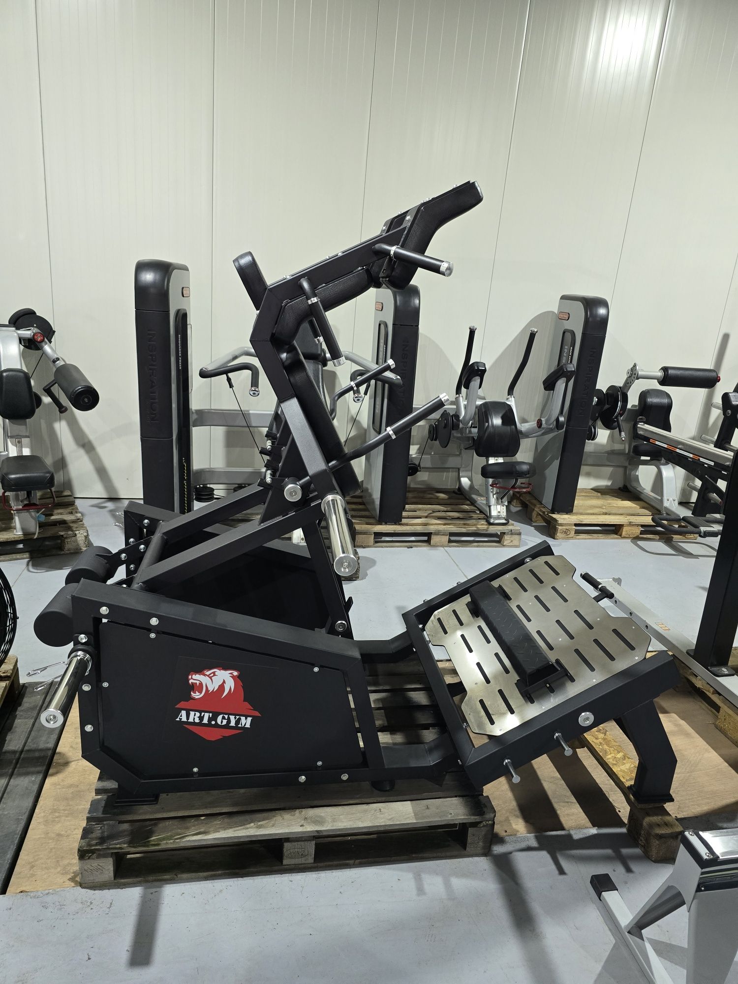 V- squat машина за клек 2 позиций на работа Art gym