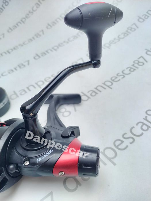 Mulineta FL Team Feeder FRA4000 cu Baitrunner 9 rulmenti