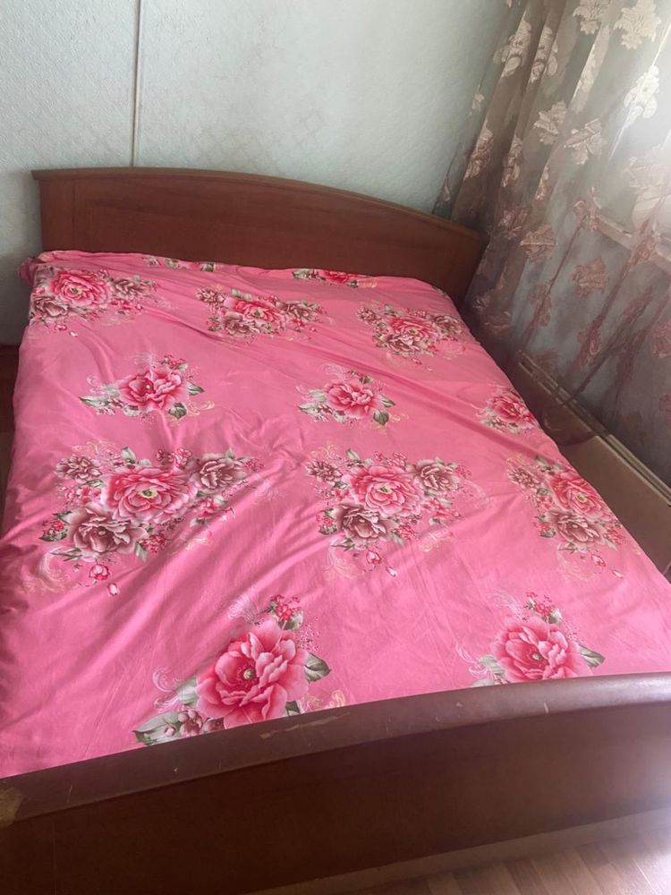 Двухспальная кровать