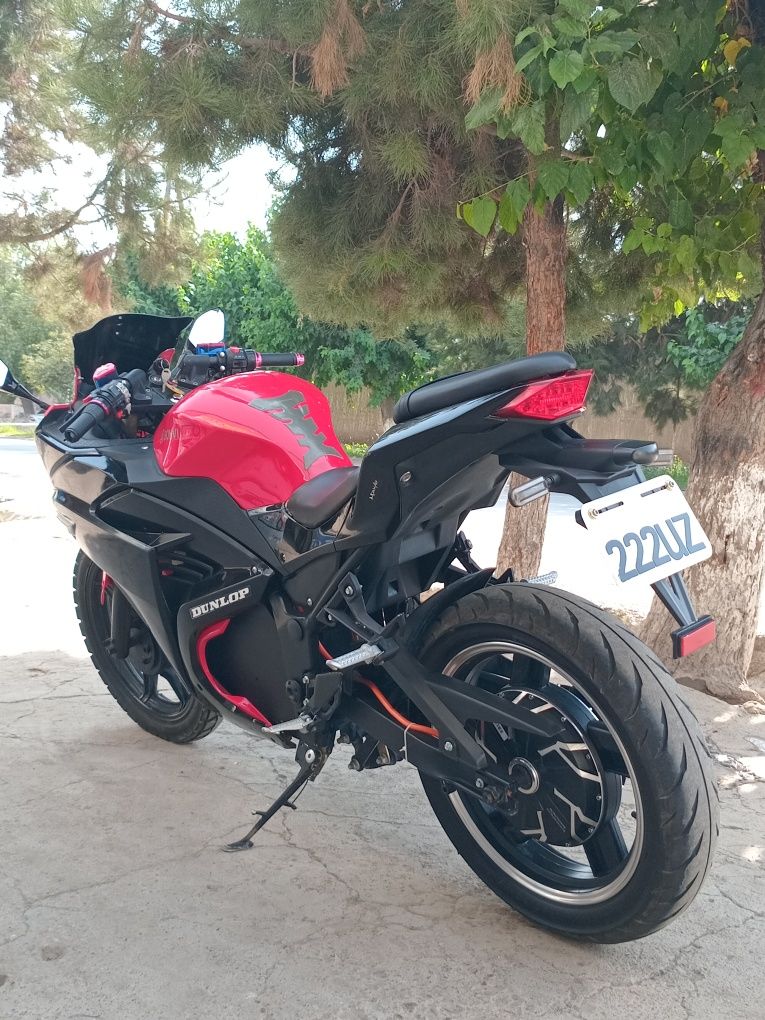 YAMAHA R3 elektro