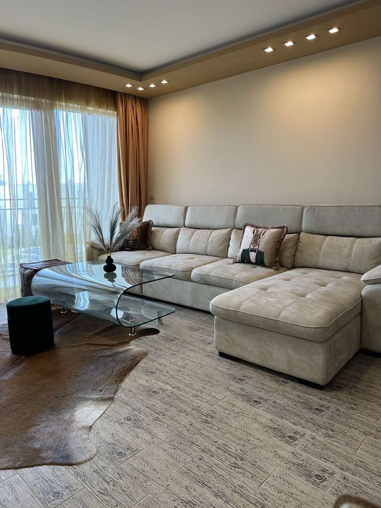 Дава се под наем Двустаен апартамент в Варна, Чайка - 88 кв.м за 765 € - Снимка #3