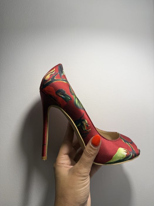 Pantofi cu toc femei