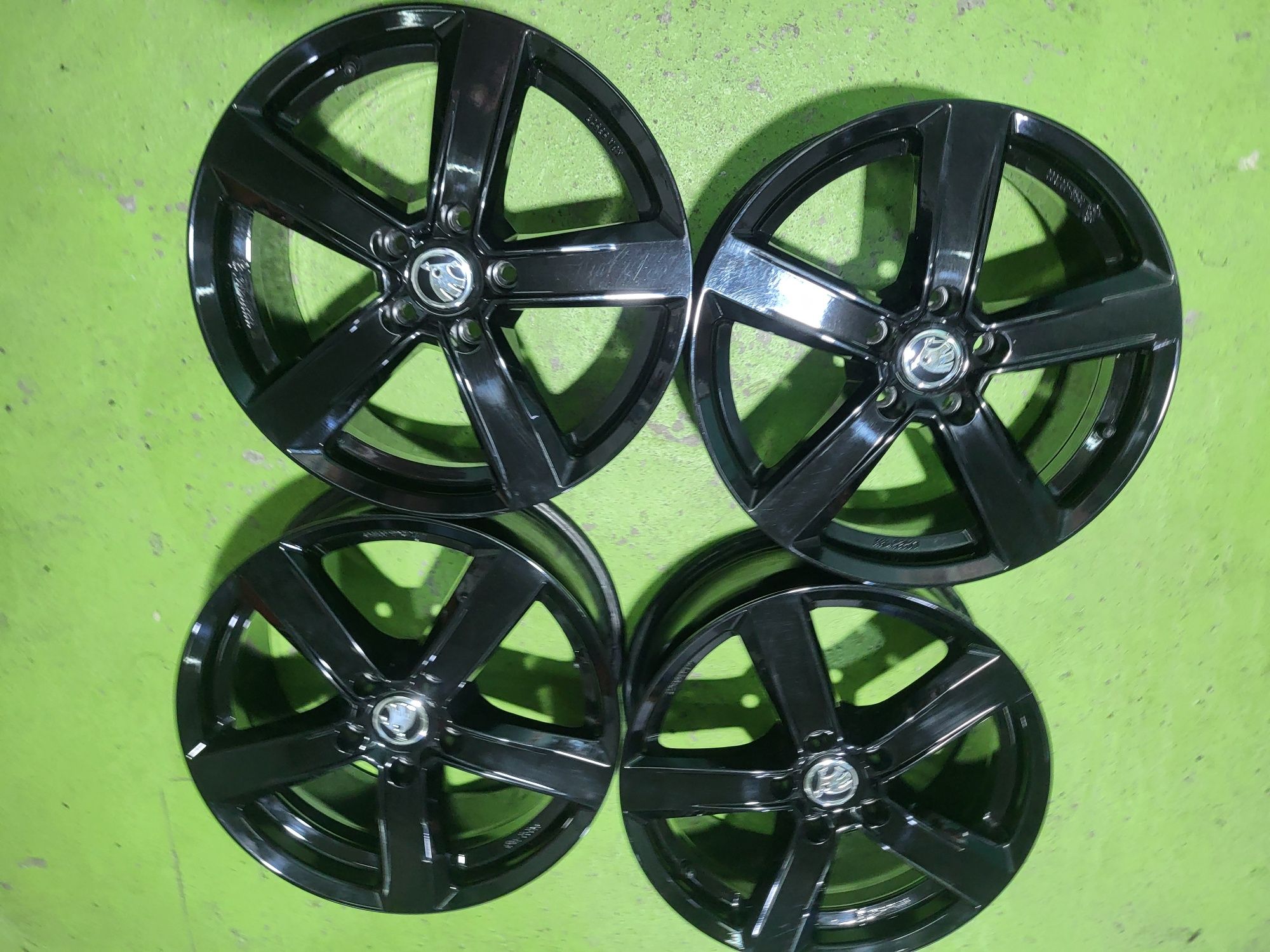 17 5x112 Skoda лети джанти 5х112 шкода