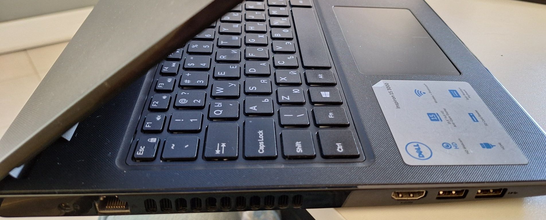 Лаптоп DELL Inspiron 15