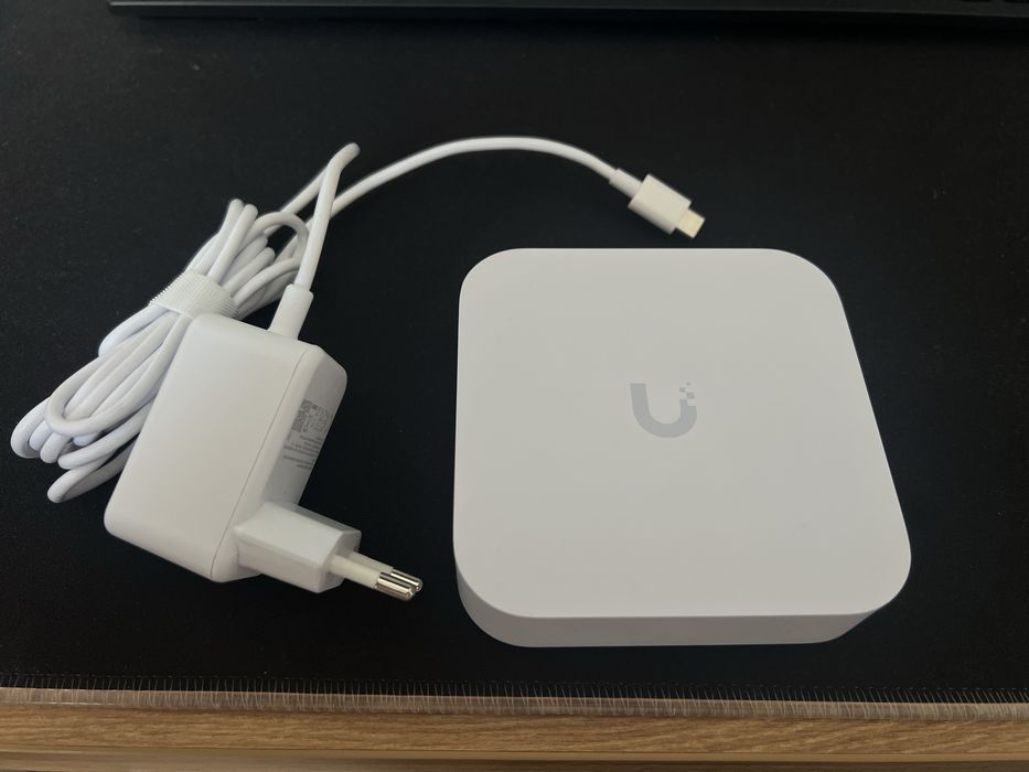 Ubiquiti Unifi gateway router UXG-Lite