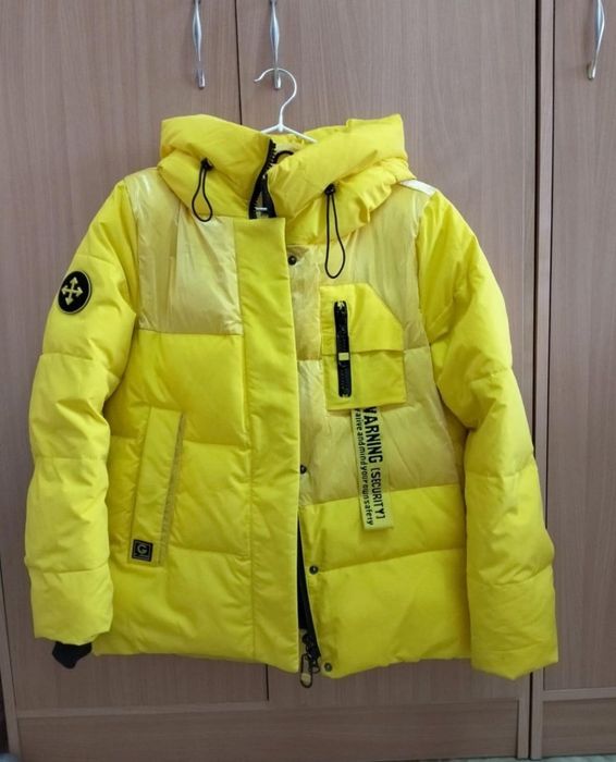 Пуховик зимний очень теплый.