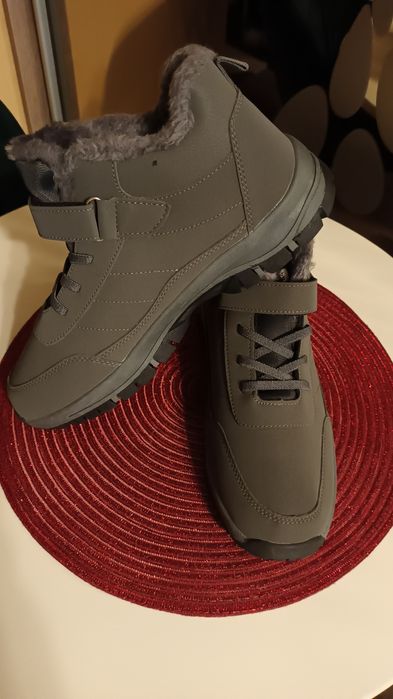 Vând ghete pt băieți/barbati