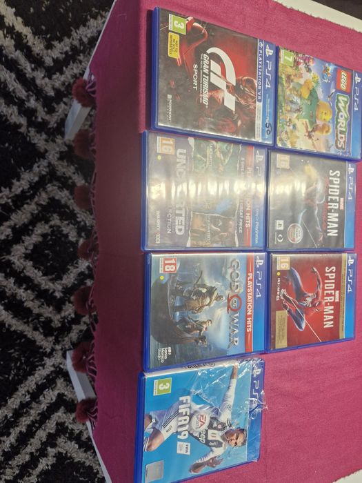 Vînd 7 jocur(ps4)