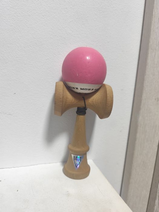 Kendama Krom Pop Roz Sticky