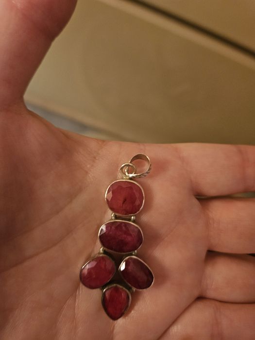 Vând pandant superb din argint 925 si rubine