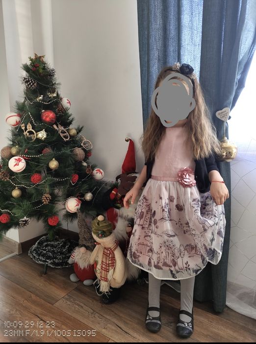 Рокля за момиче, официална