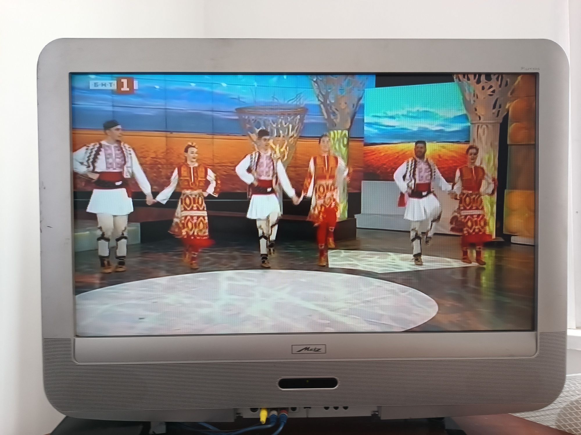 Телевизор LCD 32" инча