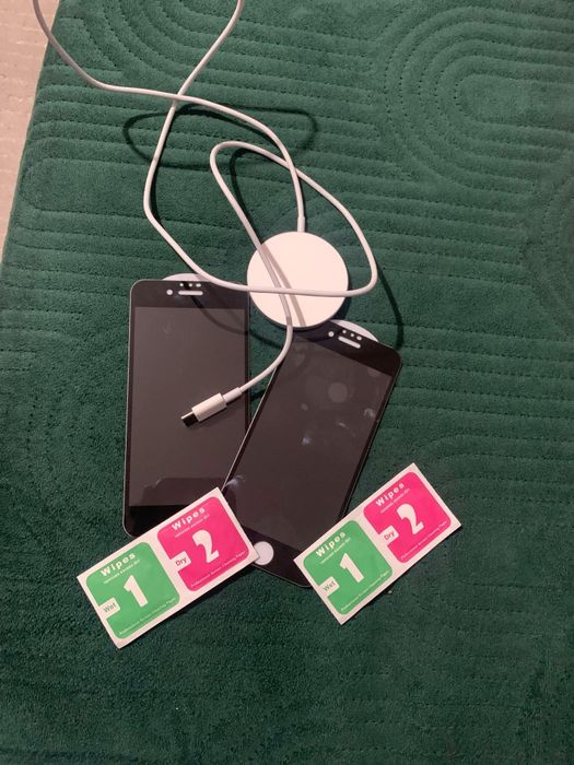 Vând folie×2 de sticla iPhone 8