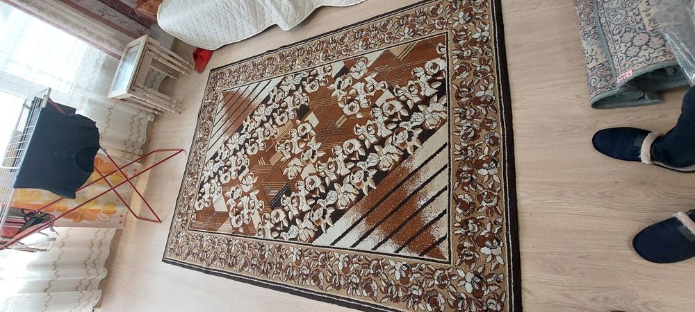 Килим 240х168см в отлично състояние