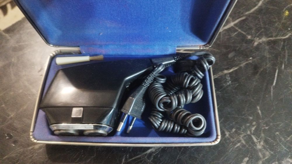 Ретро машинка за лице