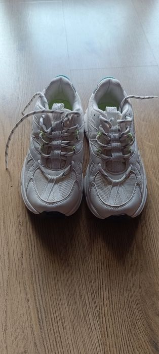 Adidasi zara  nou nouți , mărimea 33, 2 perechi identice