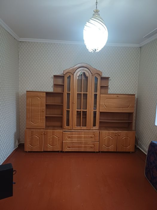 Сервант для посуды.