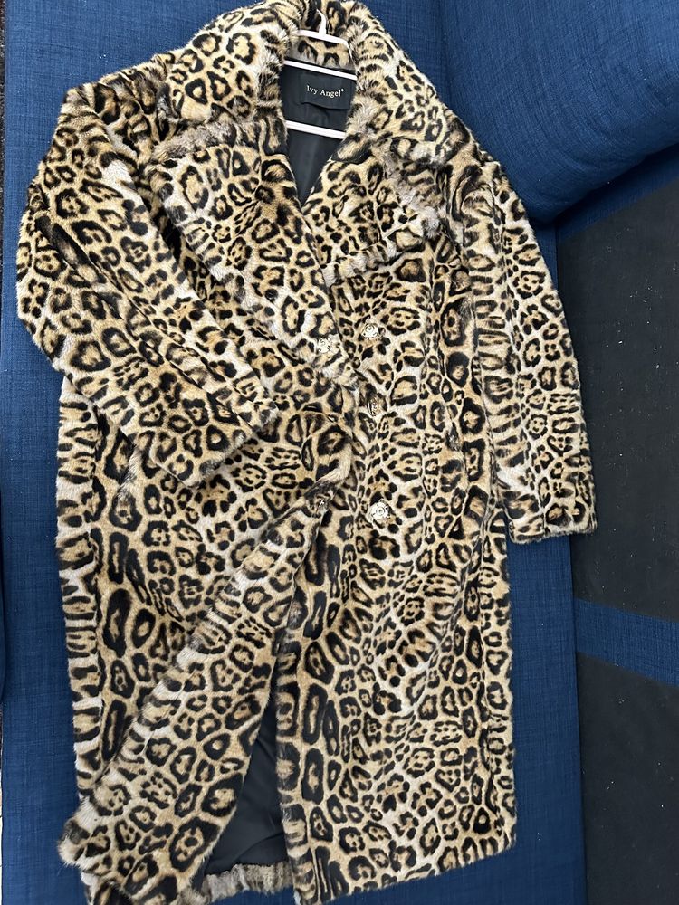Продам Шубу расцветка леопард