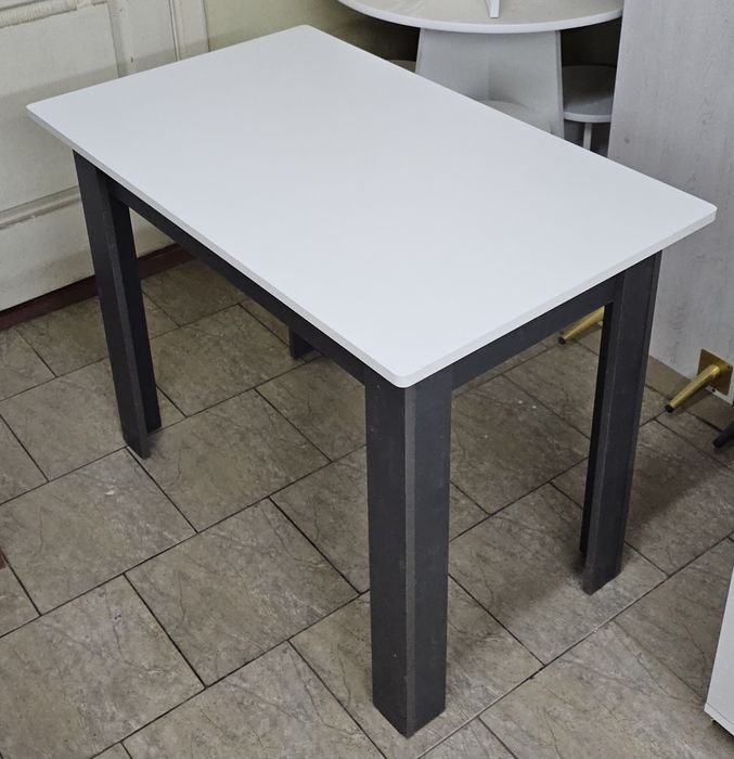 Стол кухонный новый (бесплатная доставка)