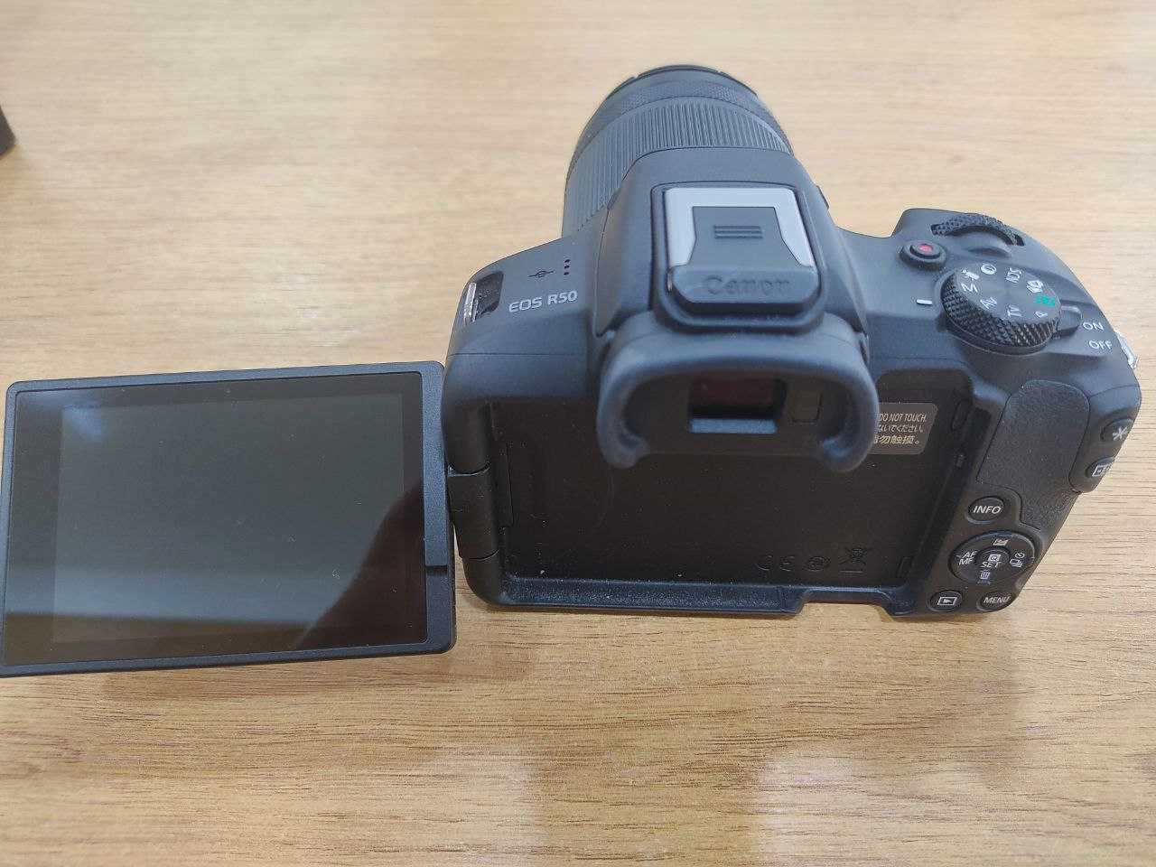 Фотокамера Canon EOS R50 kit