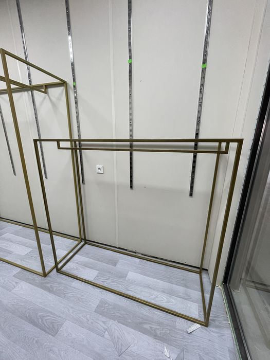 Алматы продам рейлы для магазин одежды