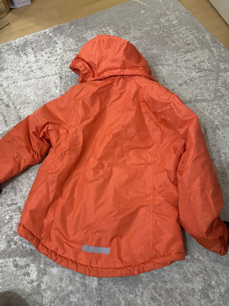 Яке 134/150 подходящо и за ски